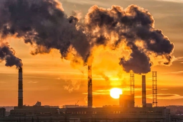 نقش کارخانه ها در آلودگی هوا